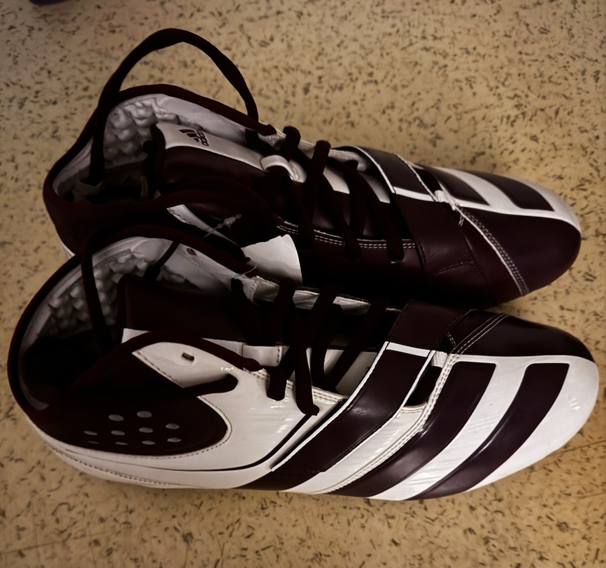 adidas Men’s Football Cleats Brown/White Striped Lace-Up Low Top Molded
