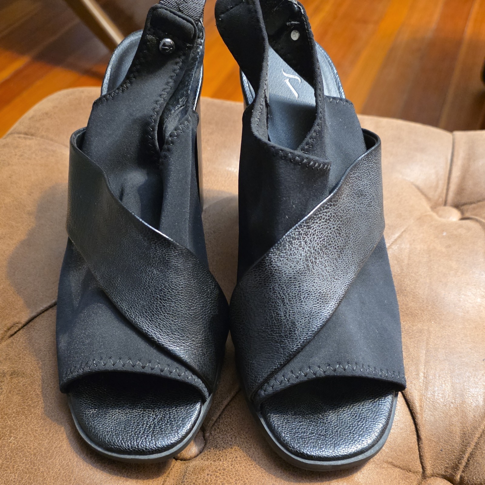 Simply Vera Vera Wang Women’s Black Synthetic Open Toe Slingback Heels 7.5