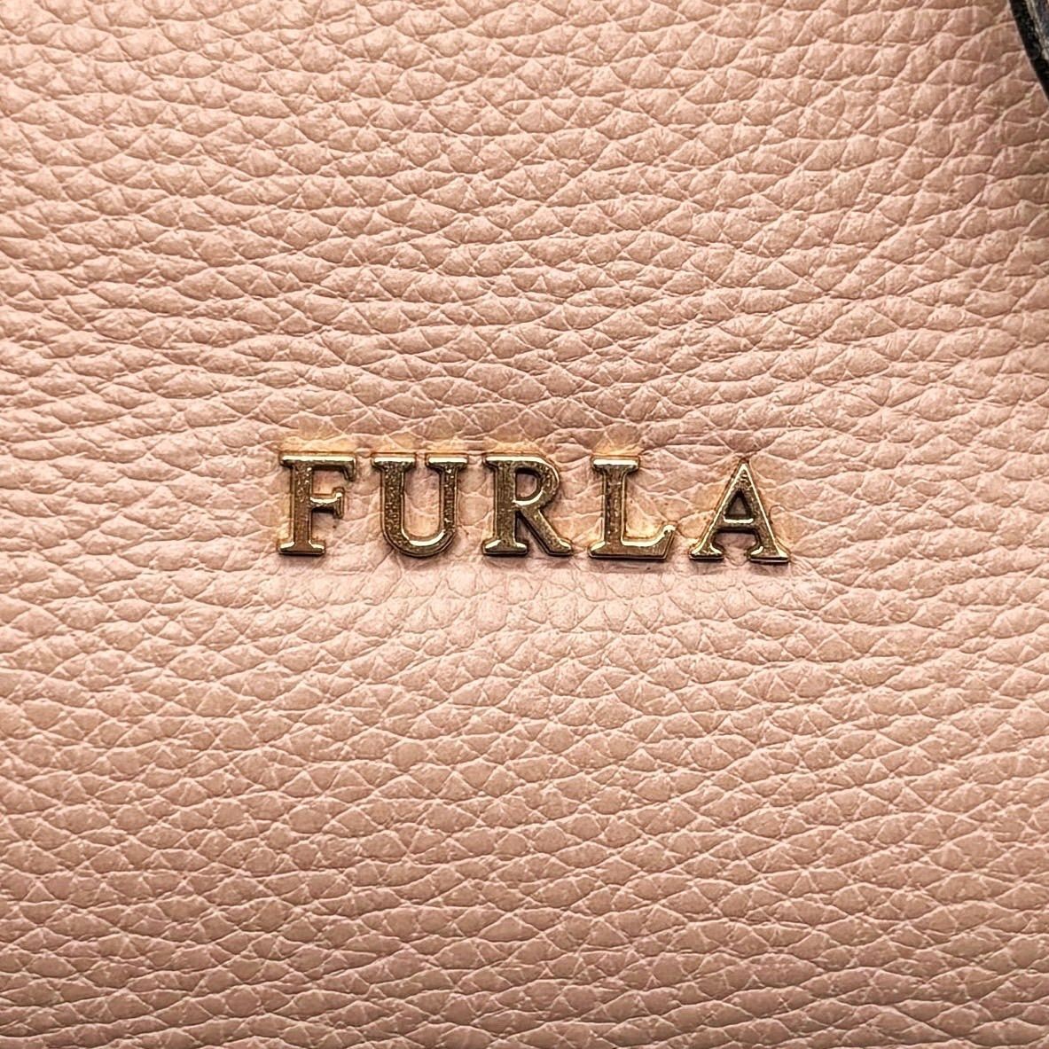 Good Condition FURLA Costanza Drawstring Shoulder Bag Pouch Gold Hardware Leathe