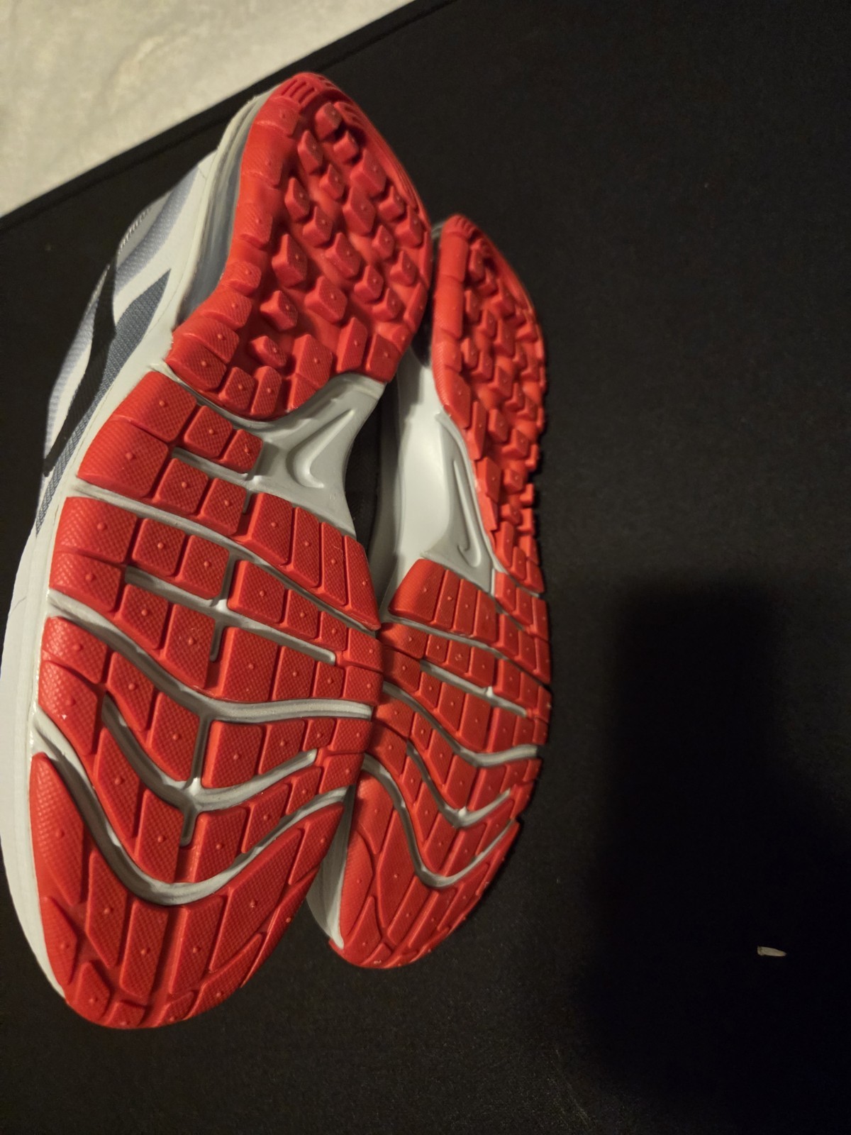 Nike Max DYNASTY2 MAN Size 11.5 BRAND NEW NO BOX GREY RED