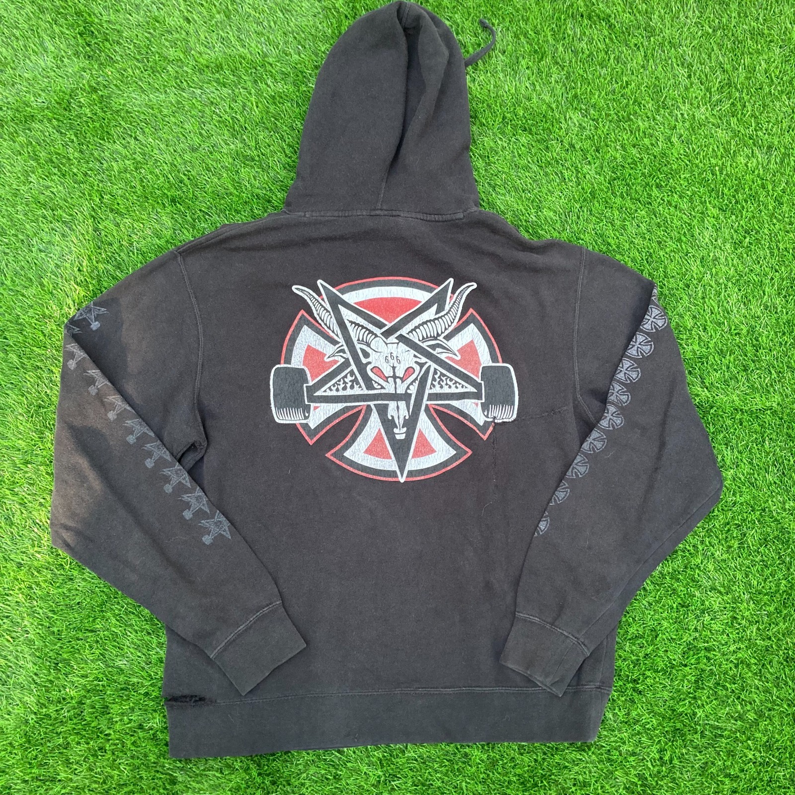 Independent x Thrasher Goat Pentagram Men Sz M Black Hoodie Skate Y2K Distressed