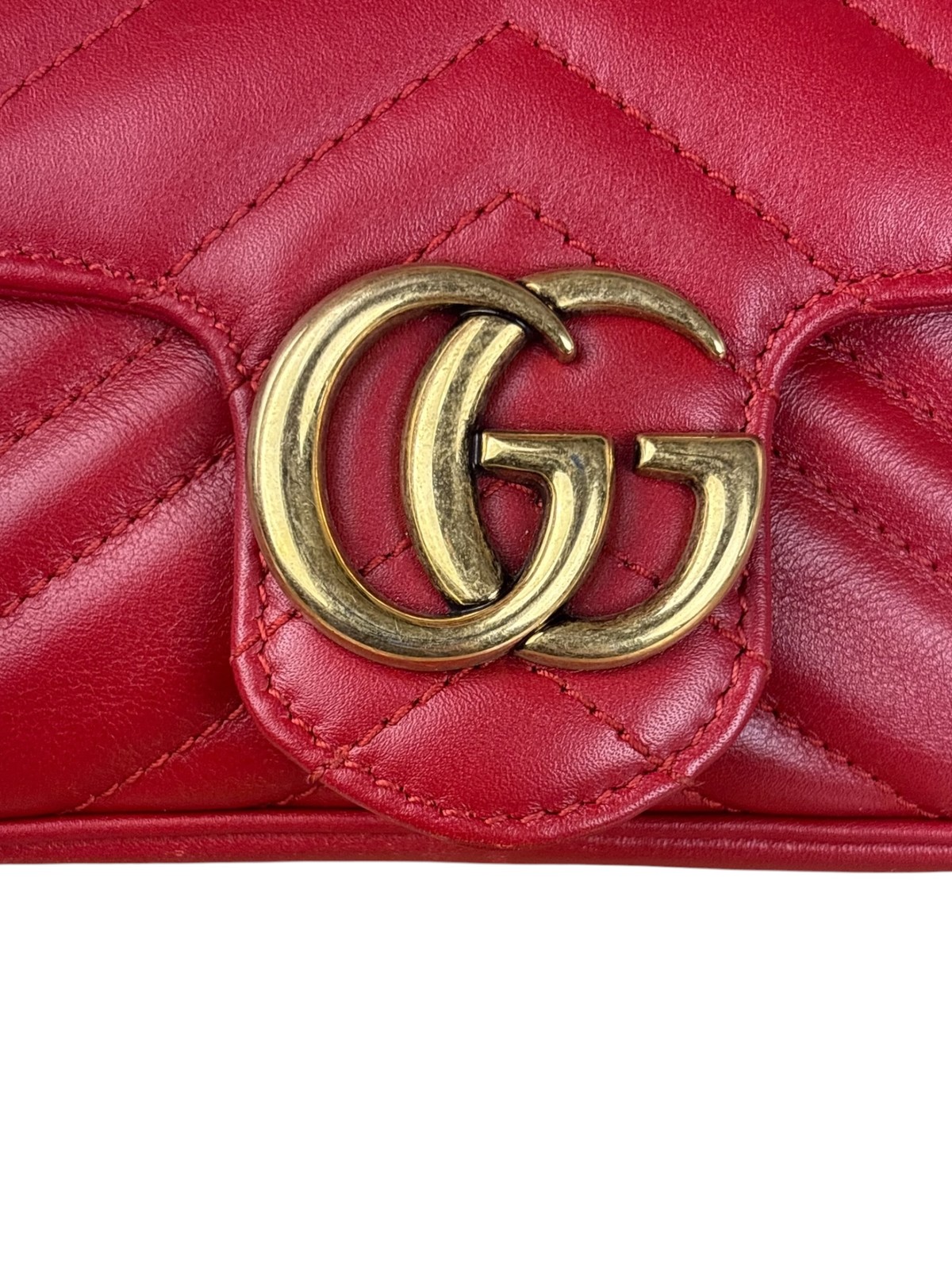 Size OS – Gucci Red Chevron Quilted Matelasse Mini Leather Shoulder Bag / Pre-Ow