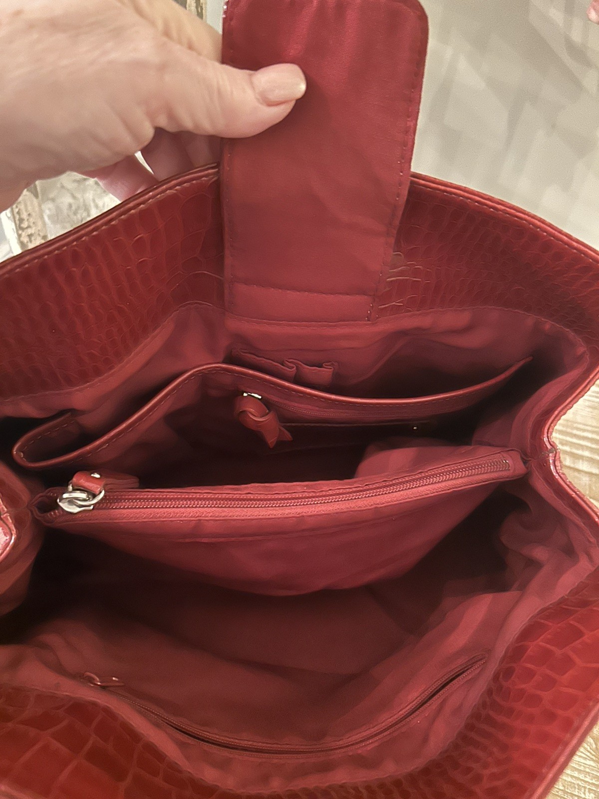 LIZ Claiborne Red Glossy Crocodile Embossed Tote Handbag Silver LC Padlock EUC