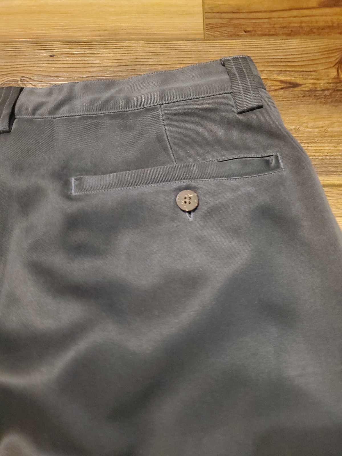 Tommy Bahama 100% Silk Mens Size 36 Pants Pleated Cuff