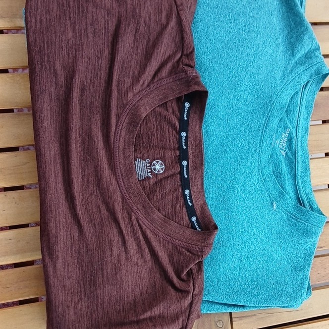 Old Navy Active & Gaiam Lot 2 Mens’s M T-Shirts Short Sleeve Blue/Brown