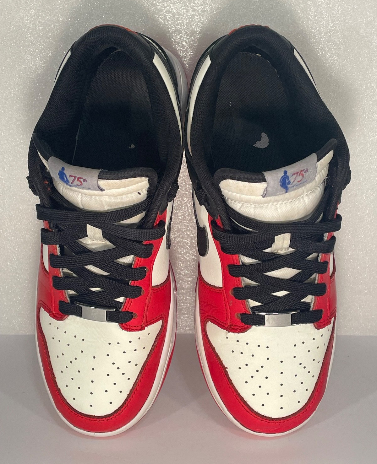 NIKE MENS SIZE 8 NBA DUNK LOW 75TH ANNIVERSARY CHICAGO BULLS RED DD3363-100