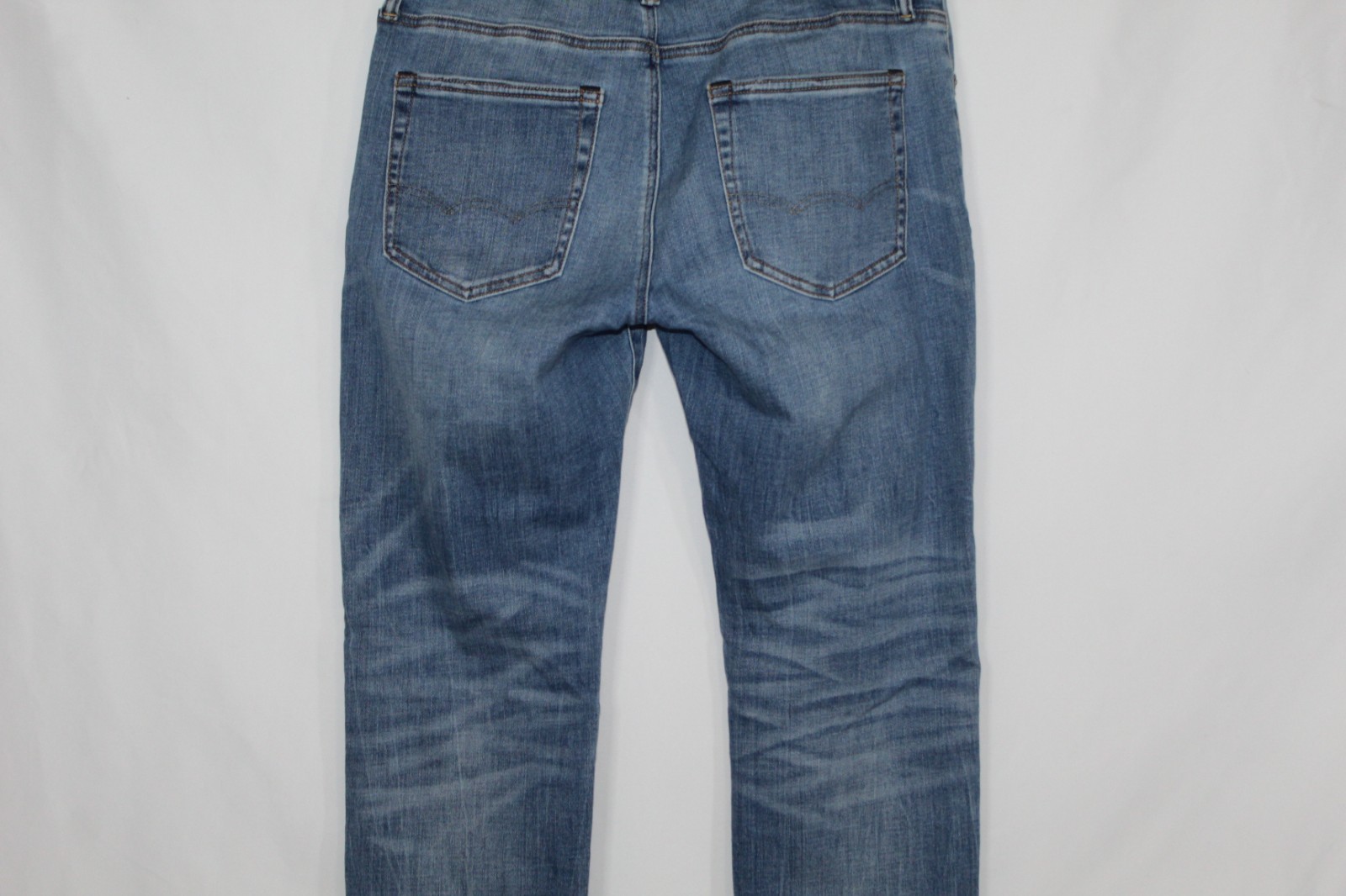 American Eagle mens jeans size 33 x 30 med wash next level stretch slim straight