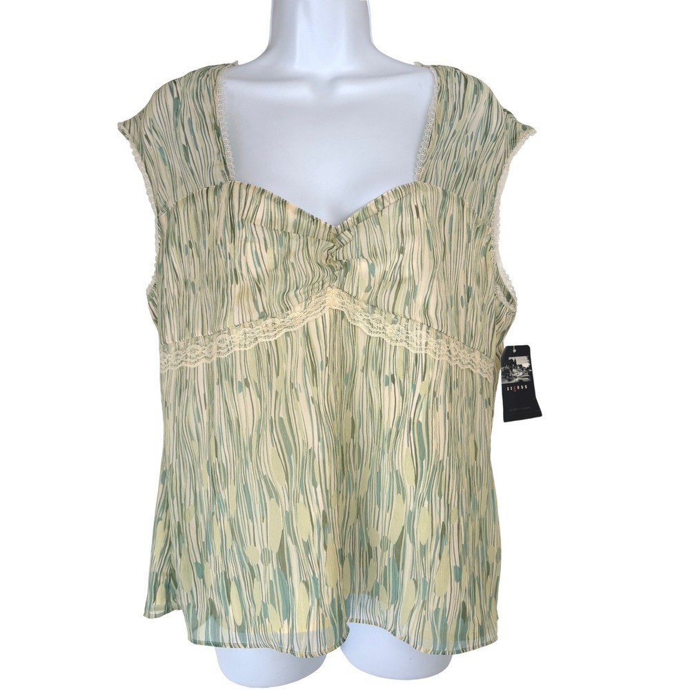 Axcess Liz Claiborne Women 14 Green Abstract Lace Trim Empire Waist Blouse NWT