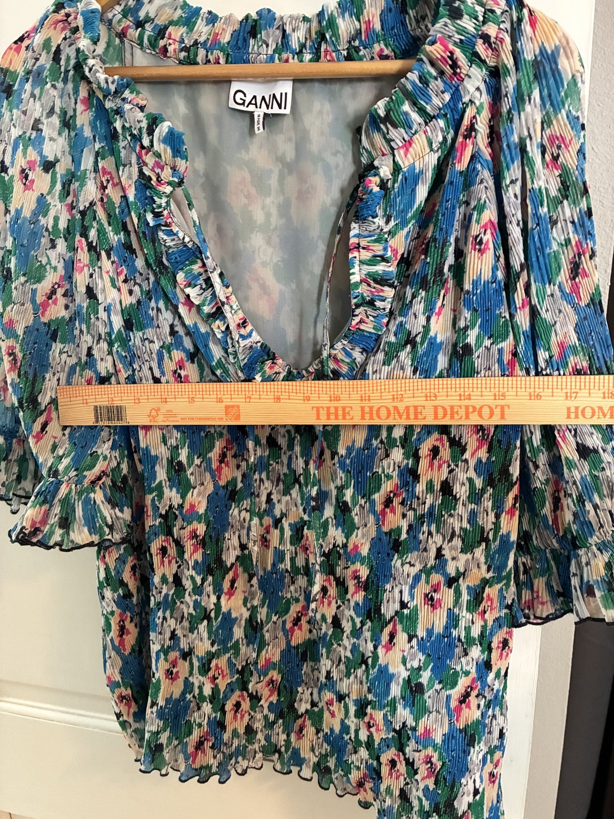 NWT Ganni Women’s Blue Green Multi Floral Pleated Georgette Top Blouse 40 US 8