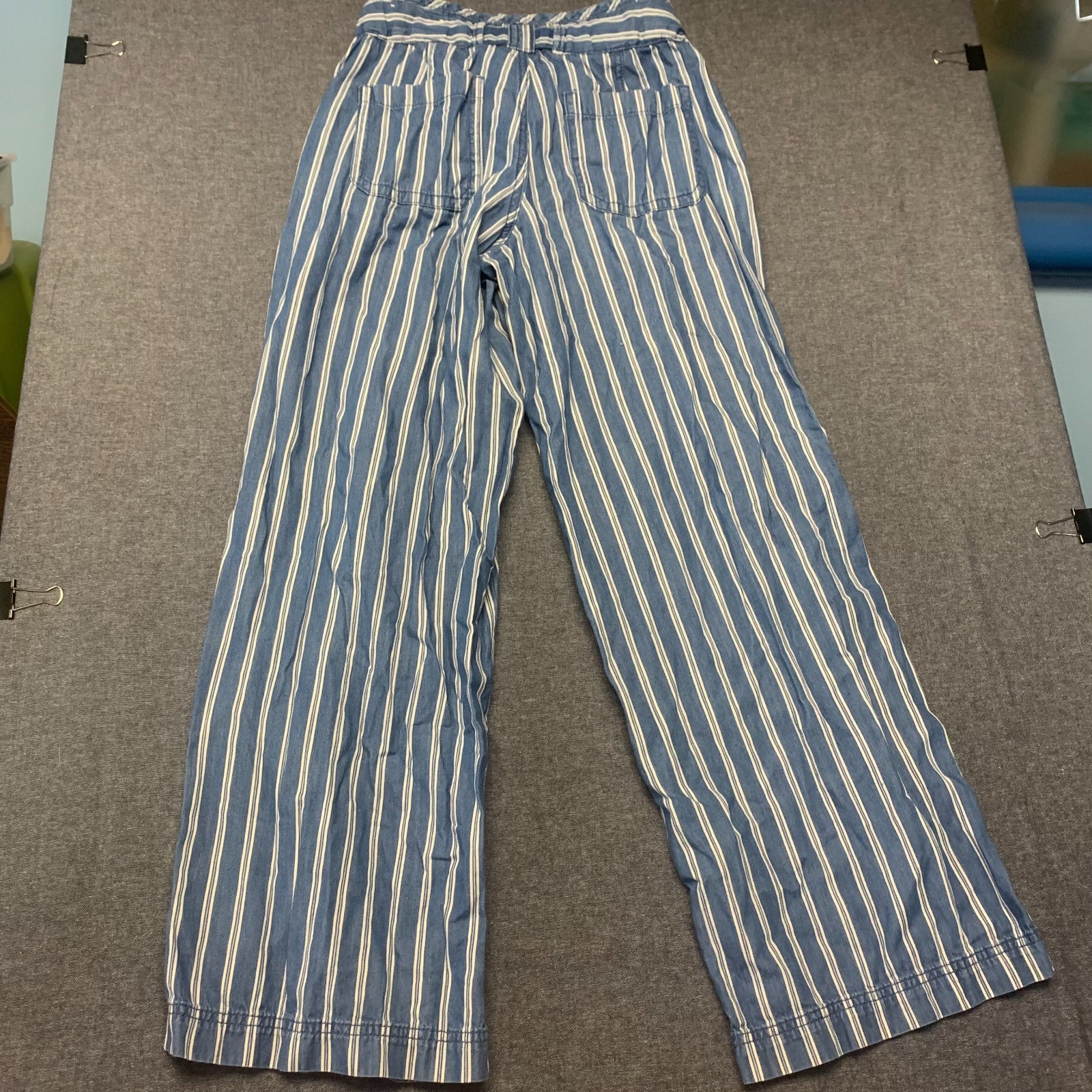 American Eagle Womens Paperbag Pants Size 0 Blue Striped Relaxed Fit 100% Cotton
