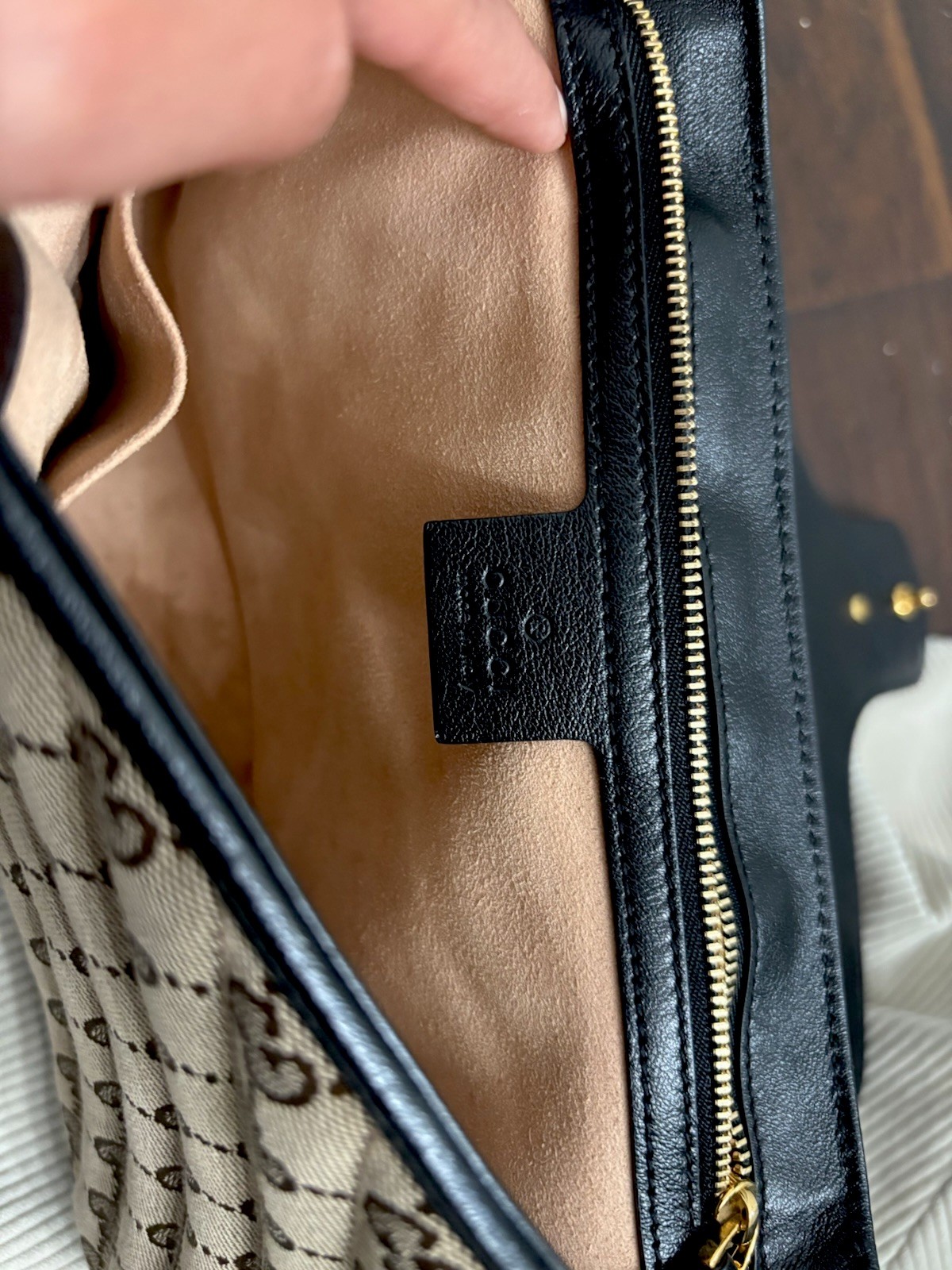 Gucci GG Marmont medium shoulder bag