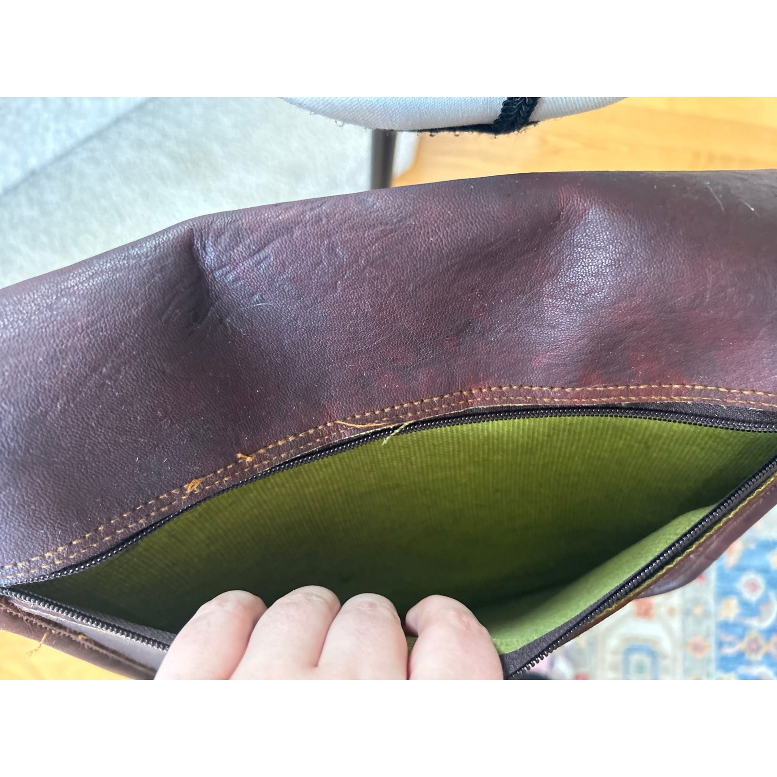 Vintage Unbranded Chocolate Brown Leather Crossbody Satchel 10×11 inches