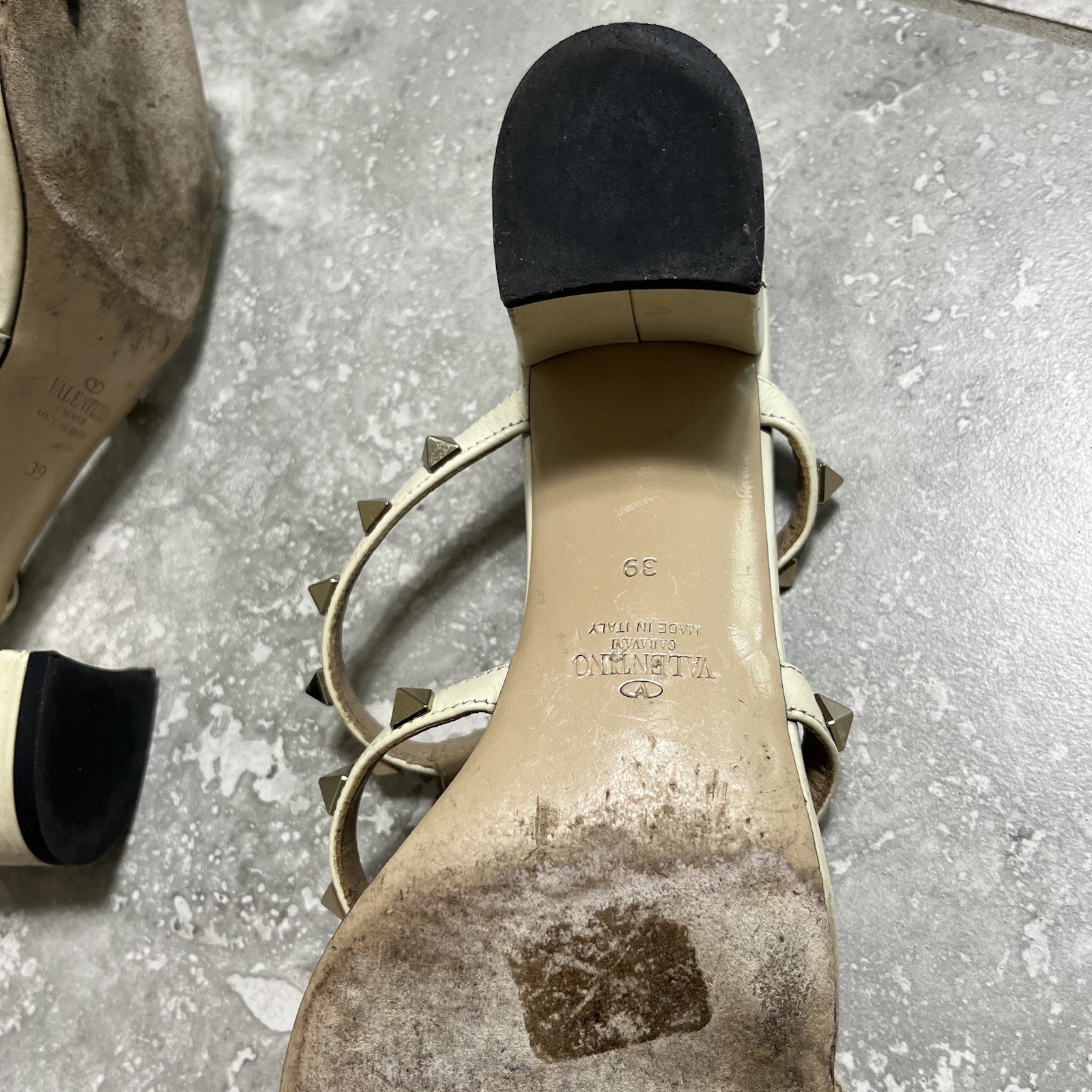 Valentino Garavani Rockstud Studded Caged Slide Sandals Leather Cream 39 8.5 US