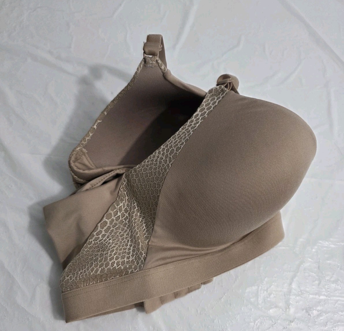 NWT WARNERS SIMPLY PERFECT 38B BEIGE WIRELESS BACK SMOOTHING LIFT PADDED BRA
