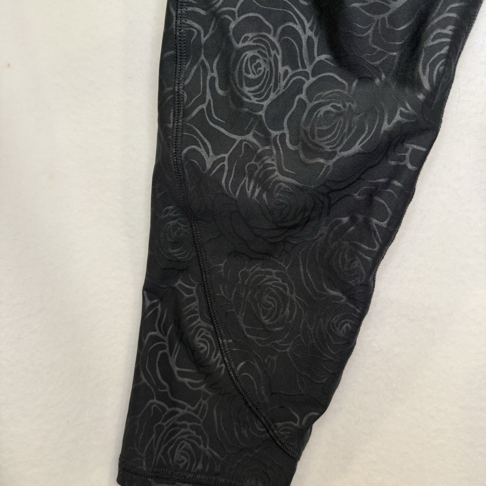 Fabletics Large Leggings Womens Black Metallic Rose Floral Foil