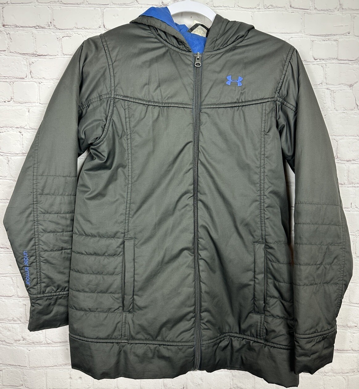 Under Armour Women’s black longer black coat sz M winter outdoor school sports