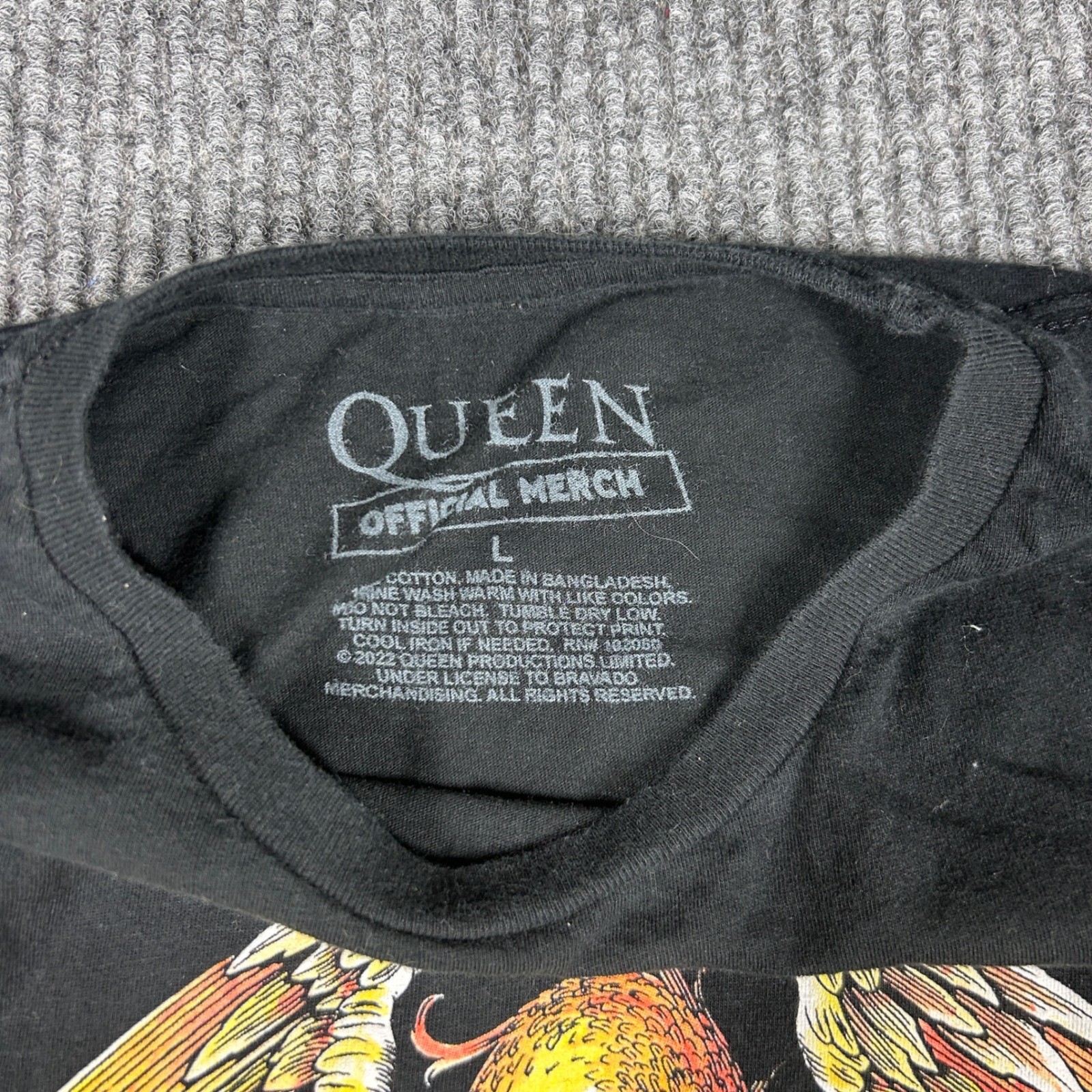 Queen Shirt Men’s L Official Merch Classic Crest Logo Black Graphic