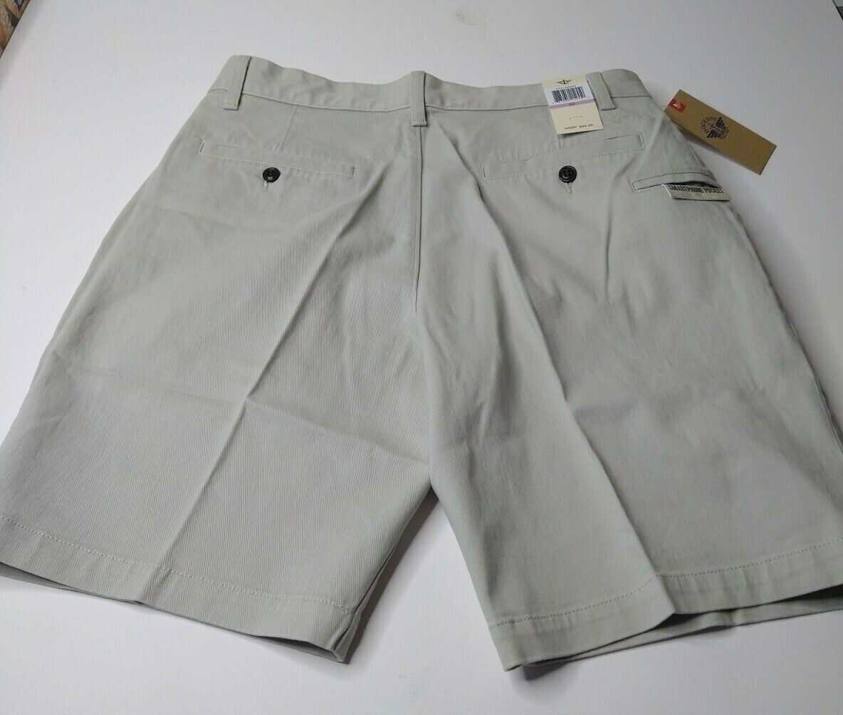 Dockers Mens Shorts Size 32 Light Gray, Has Smart Phone Pocket! New NWT