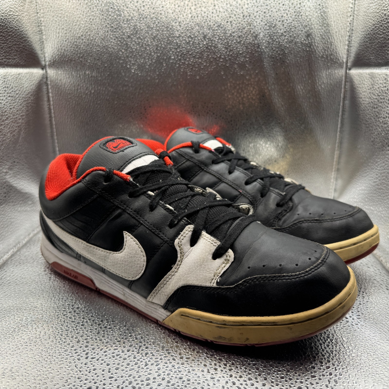 Size 11 Nike 6.0 Mogan Jr. Black White Red Mens Lace-Up Skate Shoes 311839-014