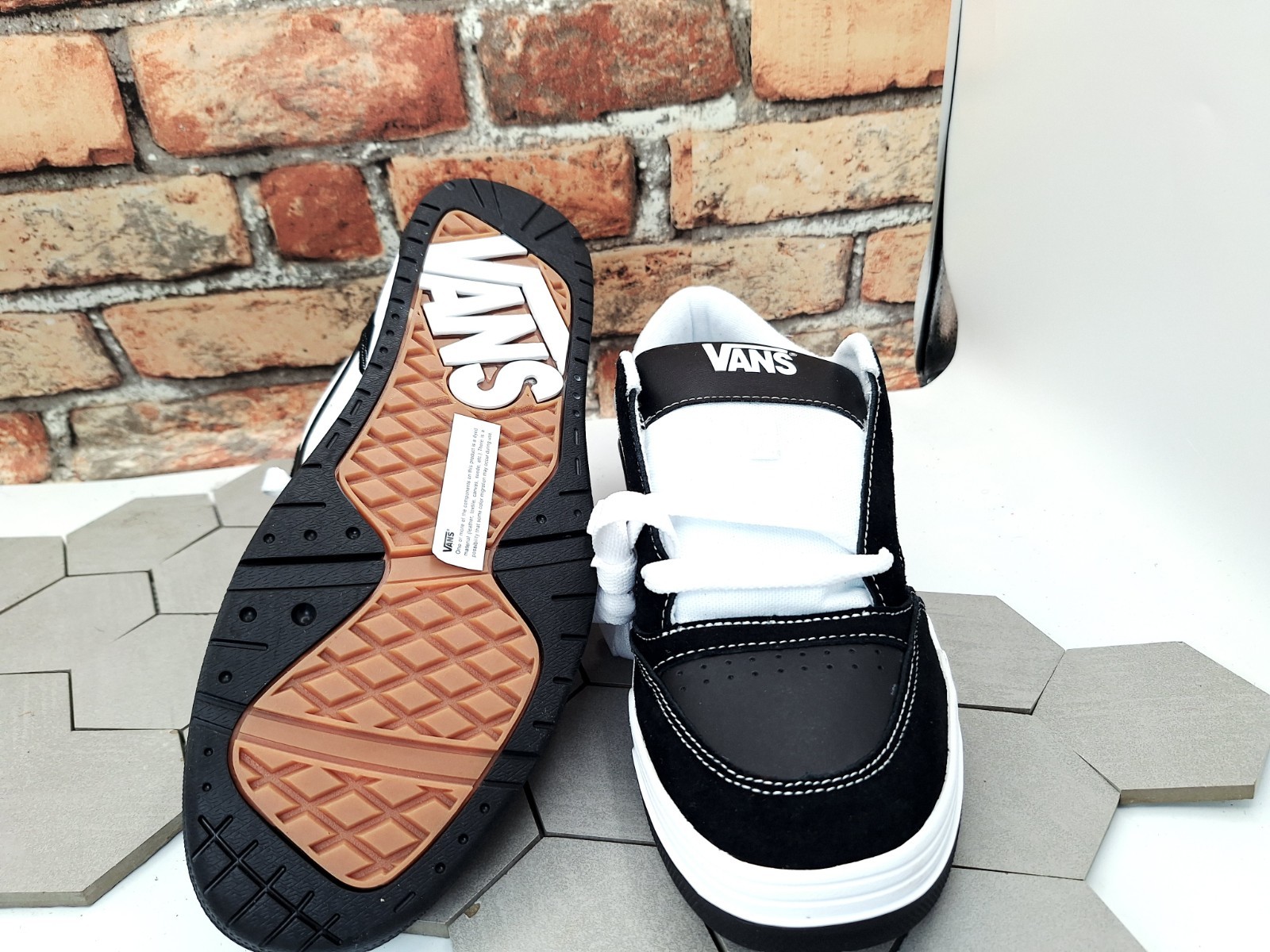 VANS Hylane Black White Men Sz 10.5 Chunky Skate Sneaker Old Skool Knu