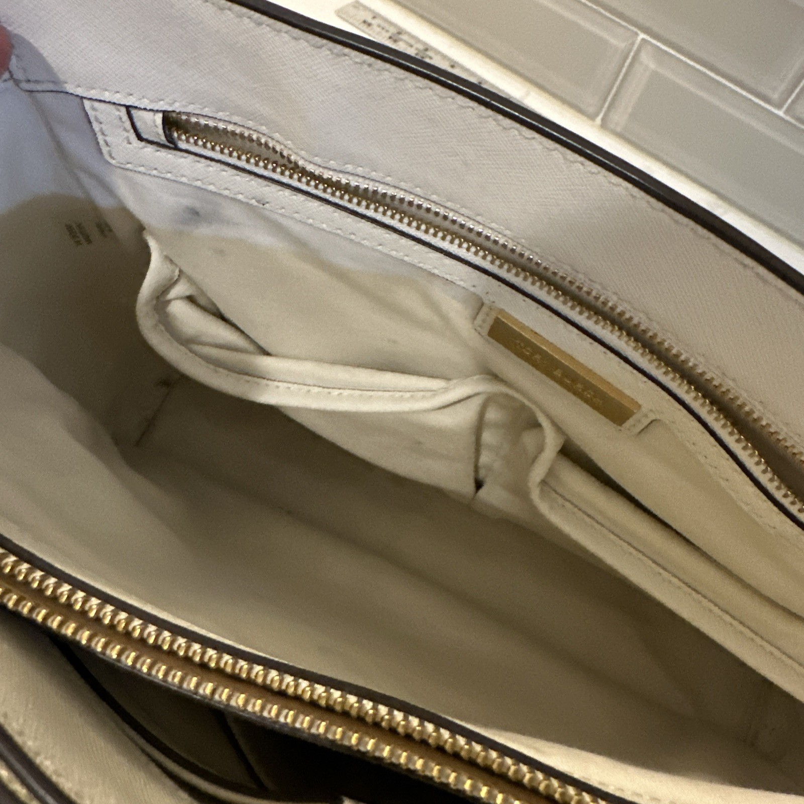 Tory Burch Tote Bag Shoulder Bag Robinson Medium Leather Ivory, Protective Bag.