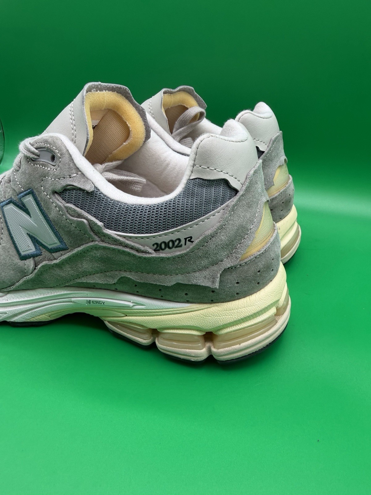 New Balance Men’s 2002R Protection Pack – Mirage Gray Shoes M2002RDD SZ 11