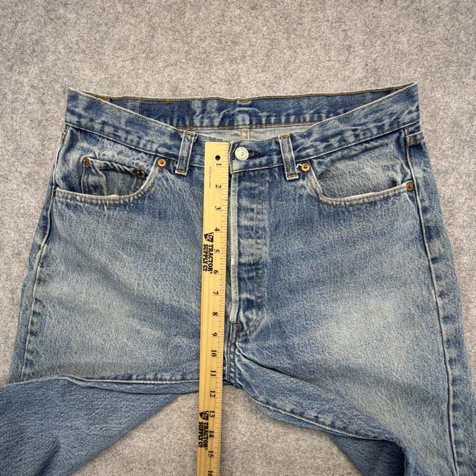 Vintage Levis 501xx Jeans Mens 35×33 (Fits 32×29) Made in USA Button Fly