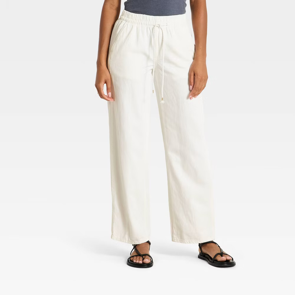 Women Mid-Rise Straight Leg Relaxed Fit Beach Pants – Universal Thread White