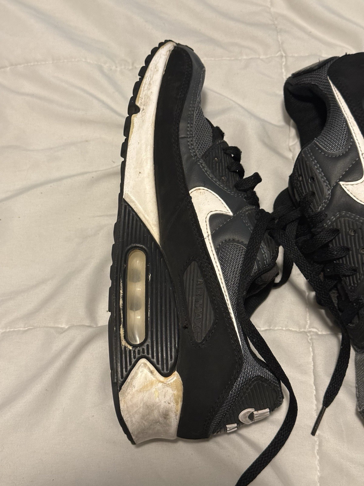 Nike Air Max Men’s Low Top Lace-Up Sneakers Black/Gray/White Rubber Sole