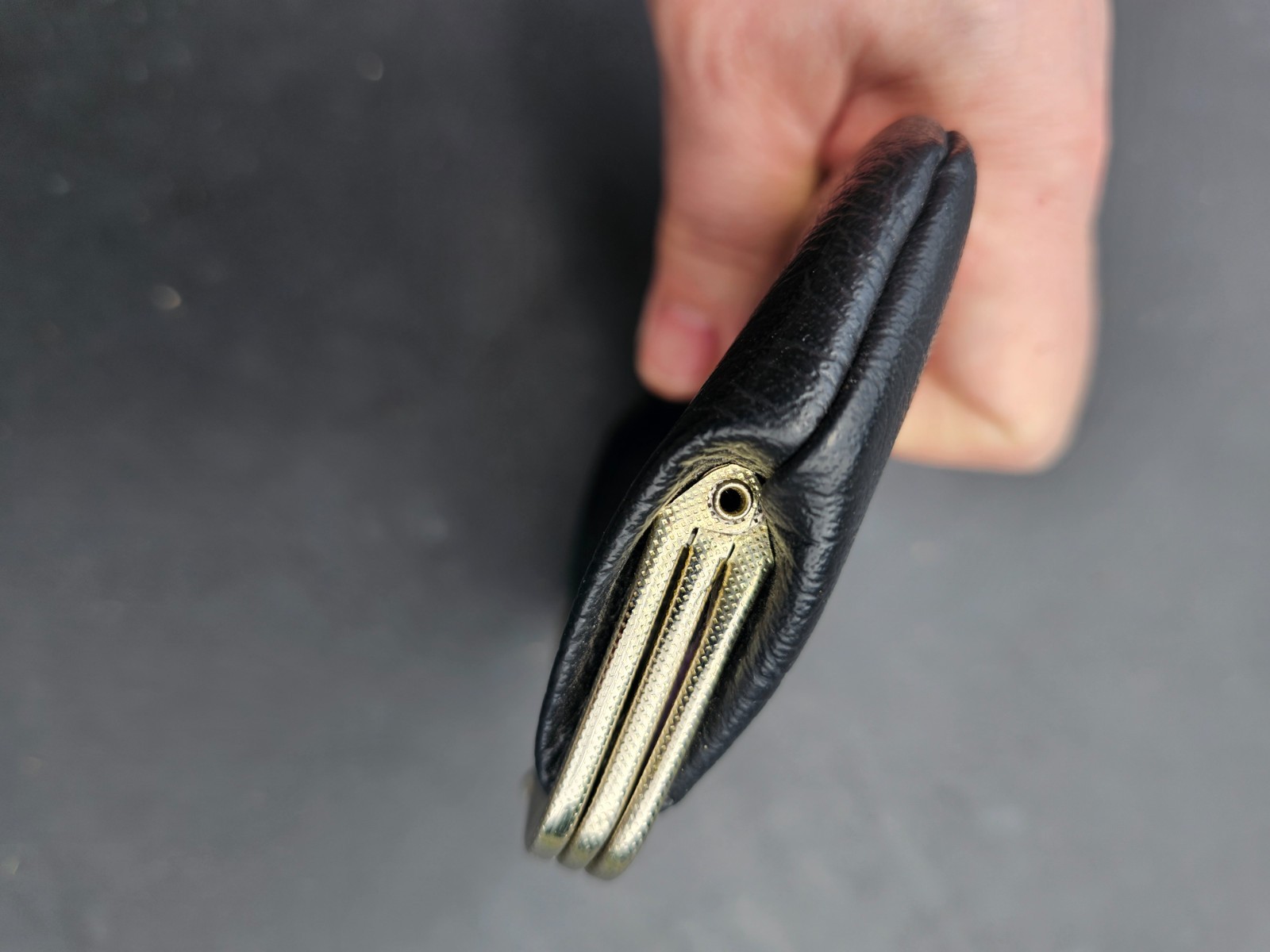 Vintage Black Leather Double Kiss Lock Coin Purse Change Purse w/ Zipper Pocket