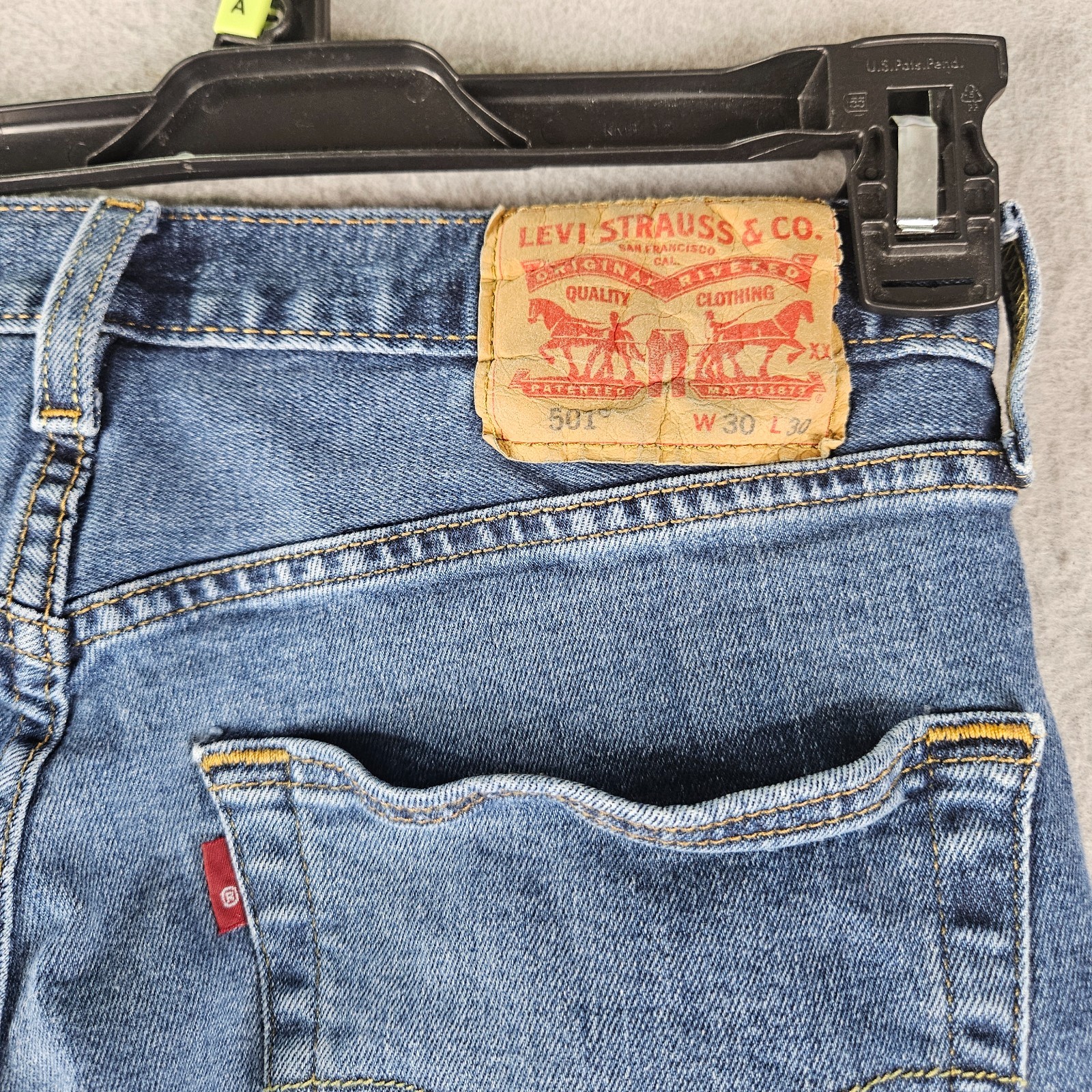 Levis 501 Jeans Men 30×29 Light Wash Straight Leg Button Fly Denim Street