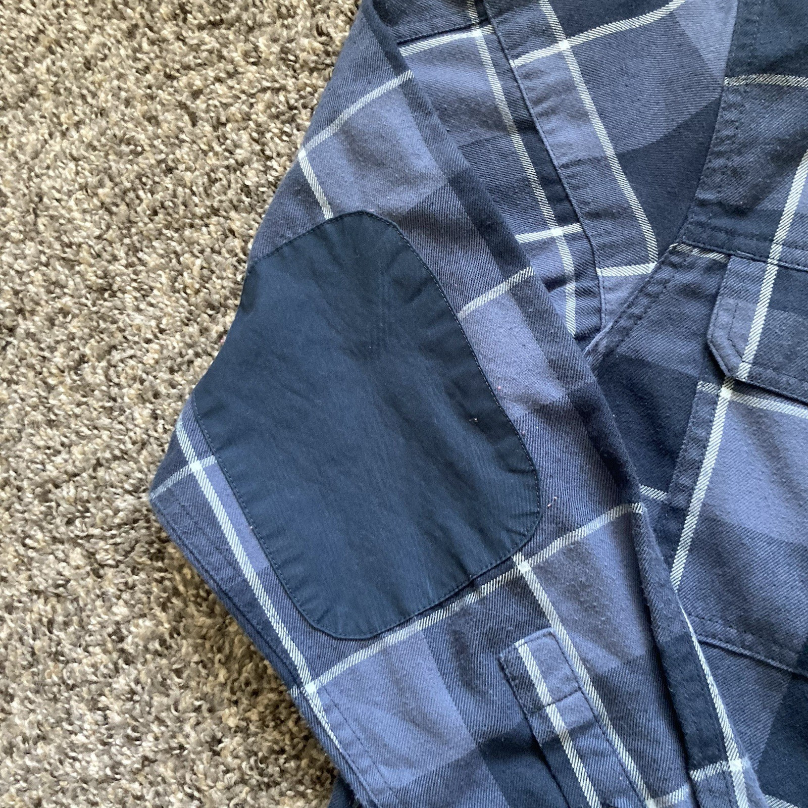 Wrangler ATG Shirt Men Medium Blue Plaid Flannel Button Up Elbow Pads Zip Pocket