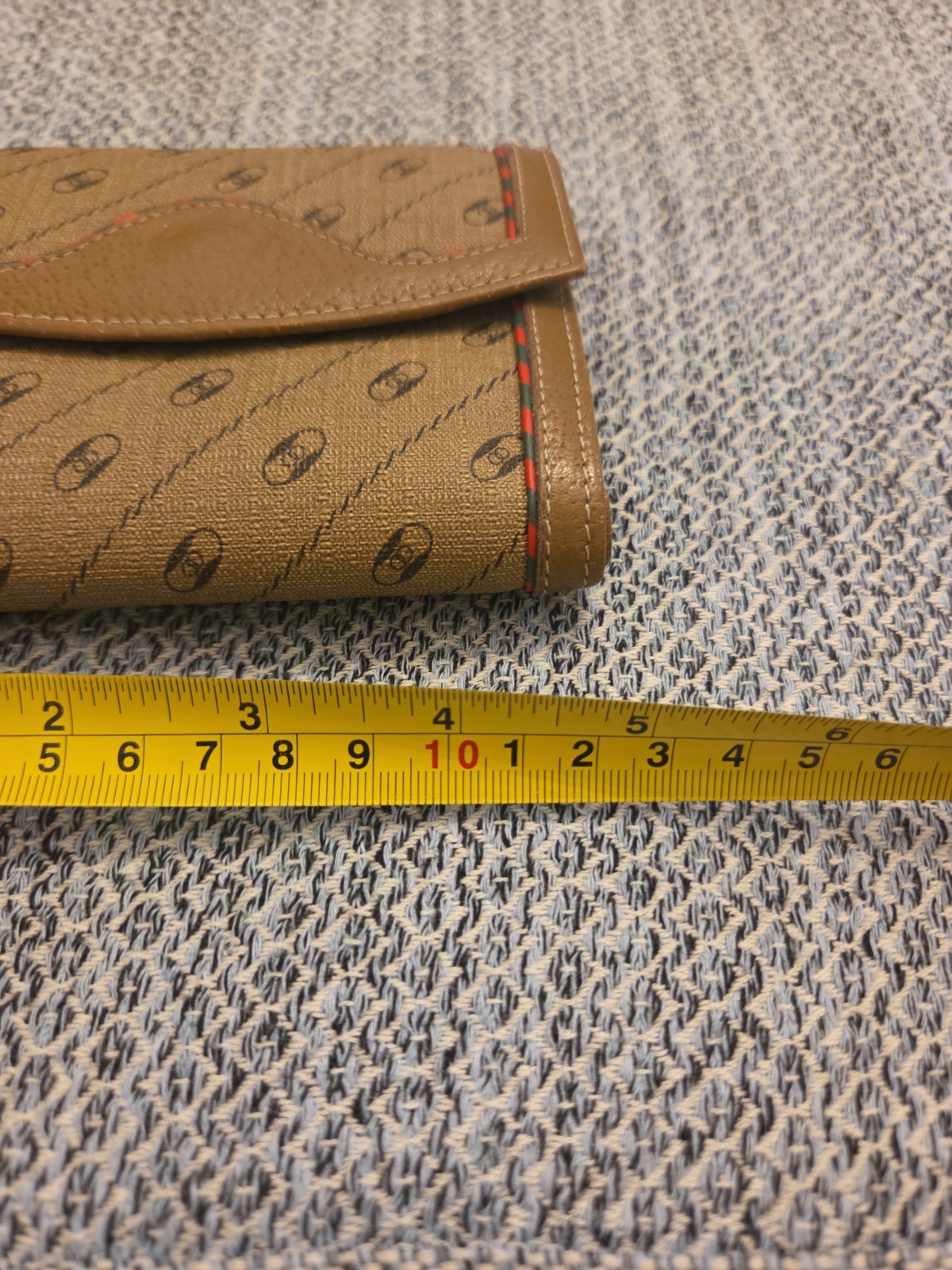 Vintage Gucci Trifold Wallet One Small Rip Starting In Corner Seen In Pictures