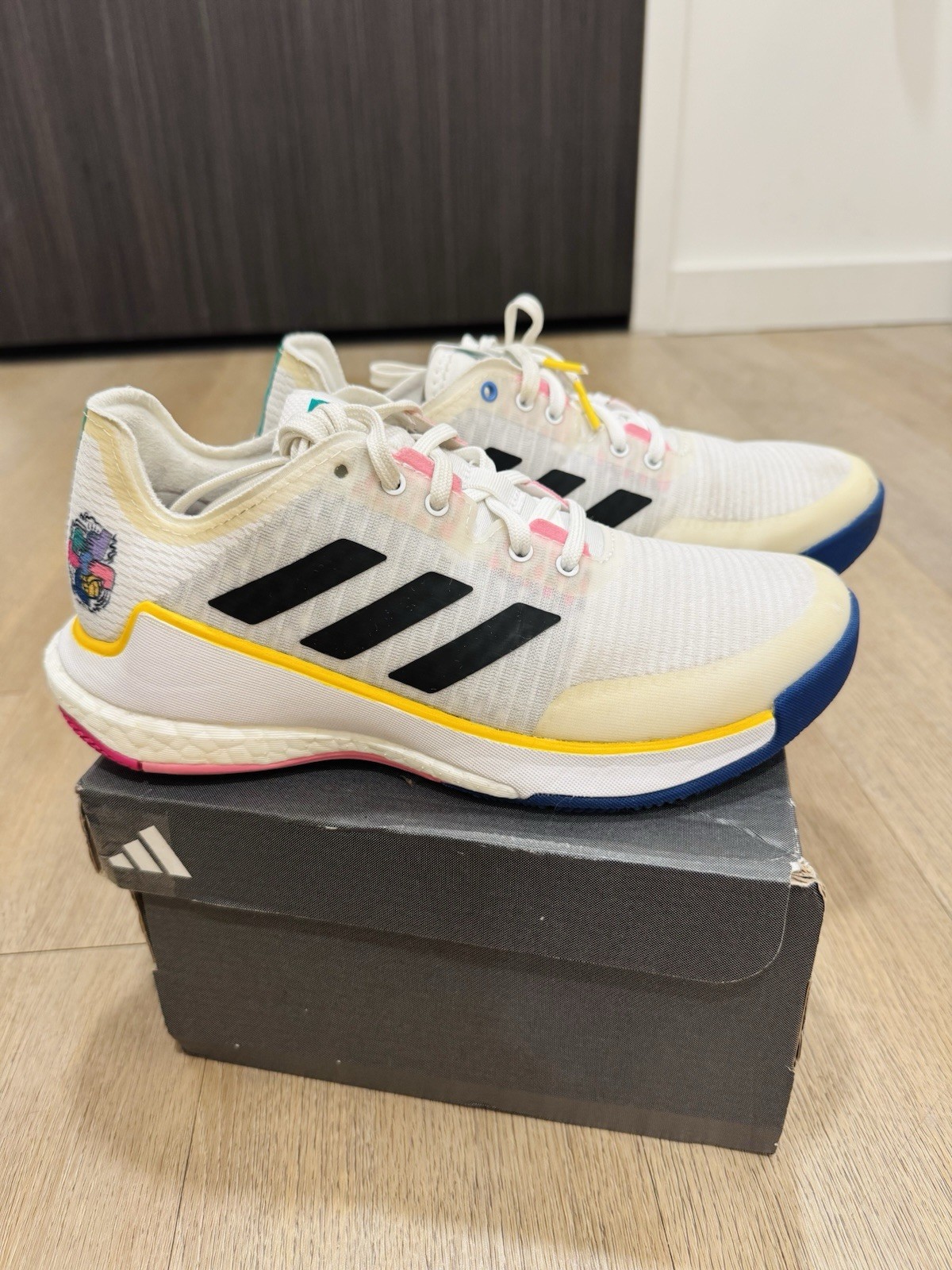 Adidas Crazy flight Volleyball Shoes Women Size 5.5 White Black Pink
