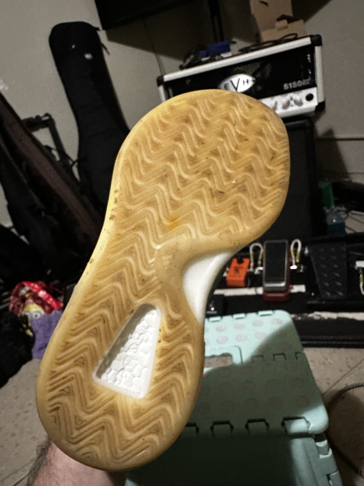 ADIDAS – YEEZY QNTM/QUANTUM BASKETBALL SHOES MENS – Size 8 used