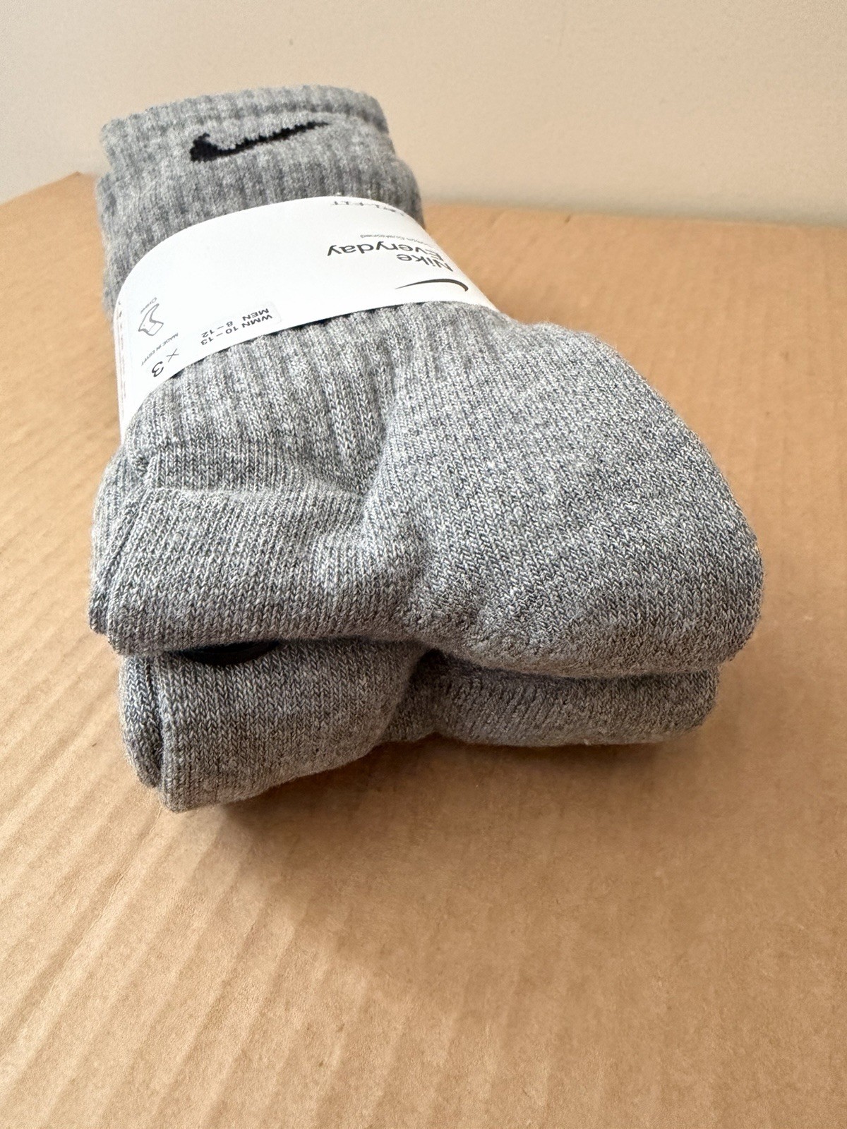 Nike Everyday Cotton Cushioned Dri- Fit Crew Socks 3 Pairs Gray Size L (8-12)