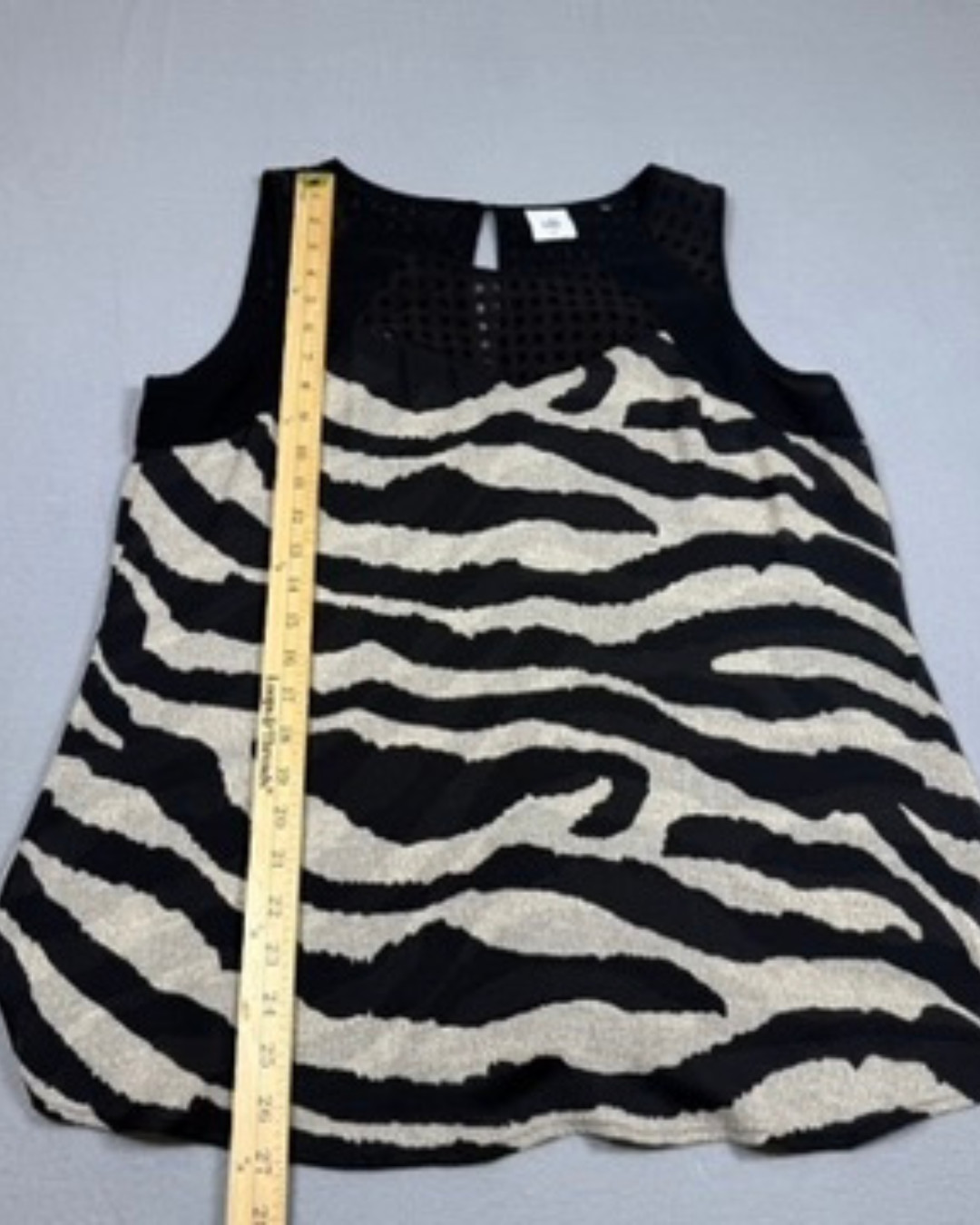 Cabi Medium Zebra Print Sleeveless Blouse Black White Keyhole Back Top