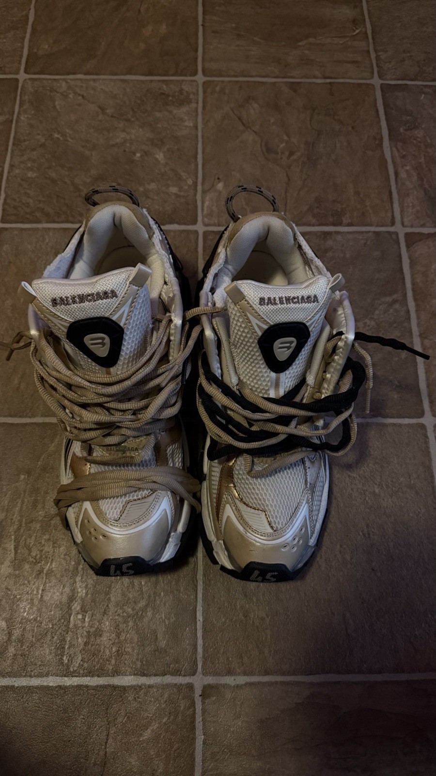 Balenciaga Runner Beige