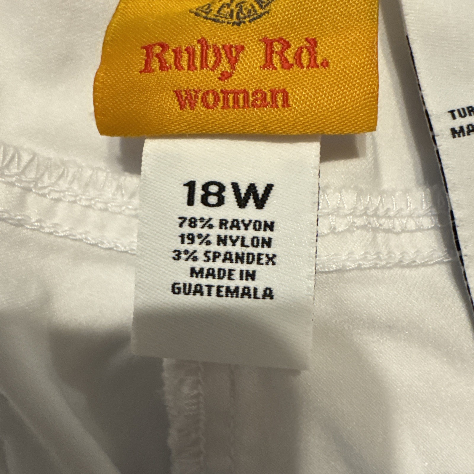 Ruby Rd Woman White stretch pull-on capri pants rayon/nylon/spandex 18W