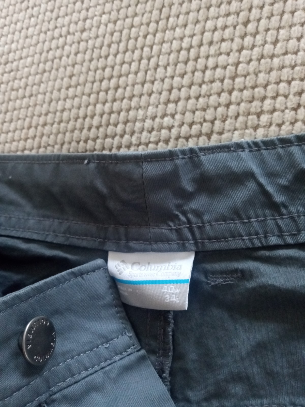 men’s columbia khaki pants/40×34/97 cotton 3 elestane/gray/nos?/no tags