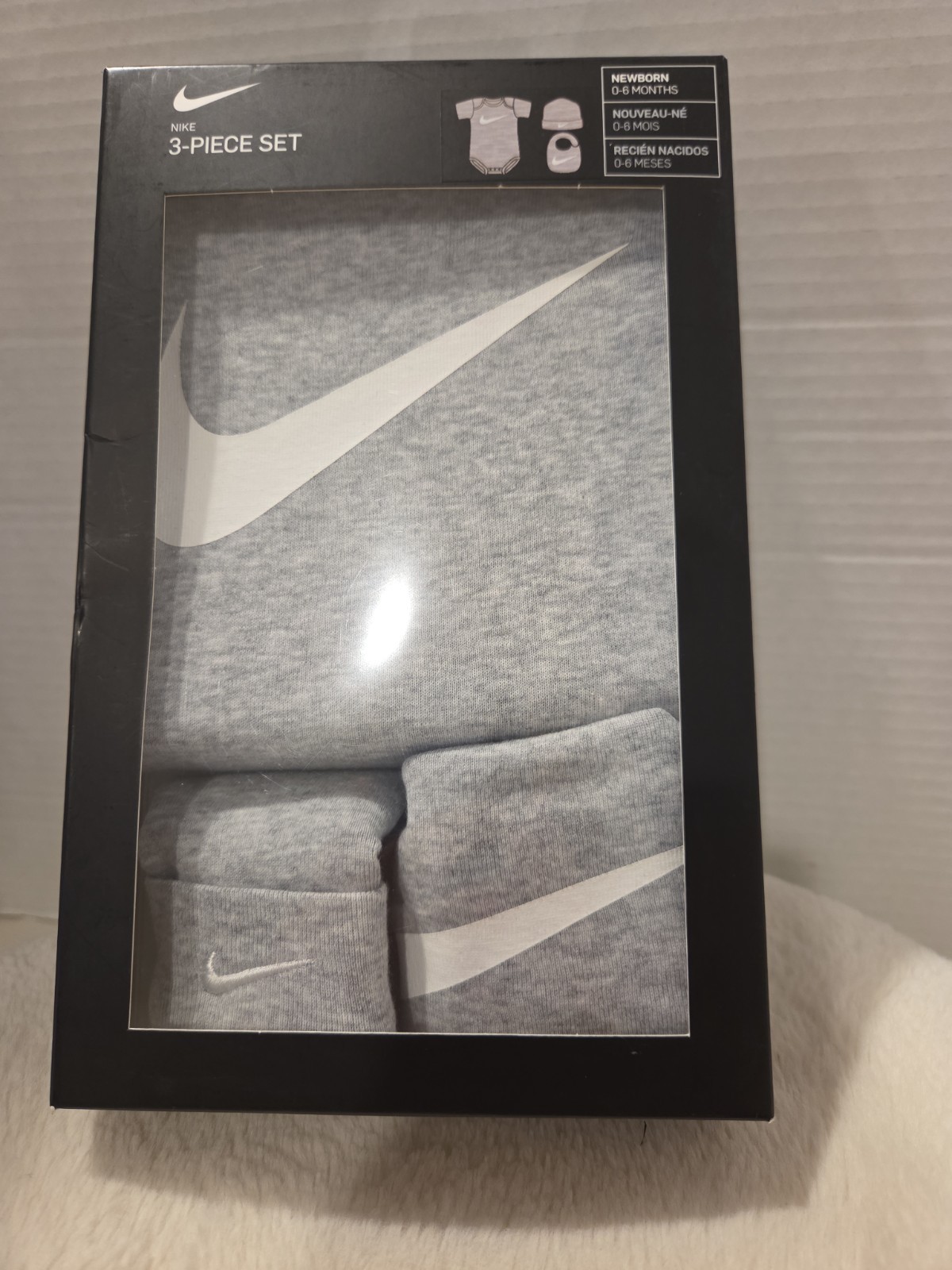 3 piece NIke giftset Grey Newborn. ONE Piece Bodysuit Hat AND Bib