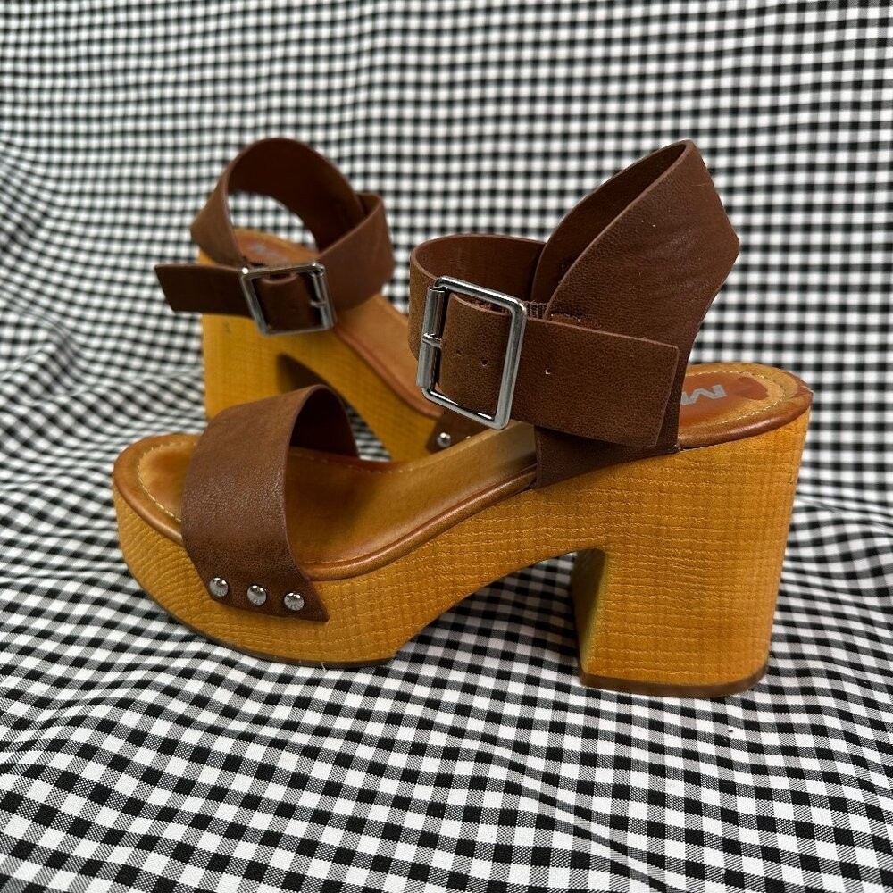 MIA Platform Clog Sandals Womens 6.5 Brown Leather Studded Ankle Strap Chunky
