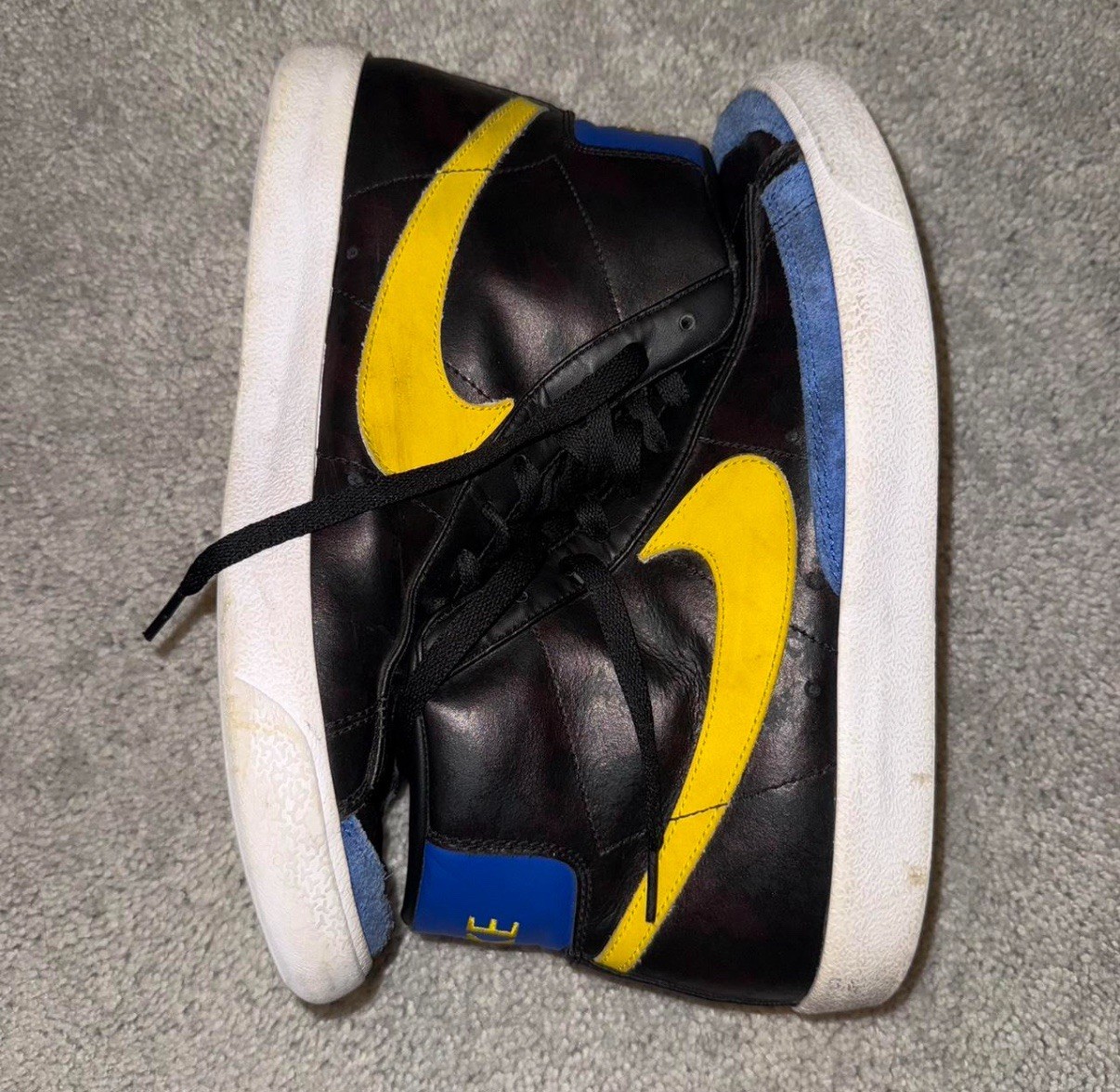 Retro vintage Nike mid blazer 77 peace love & basketball edition size 10.