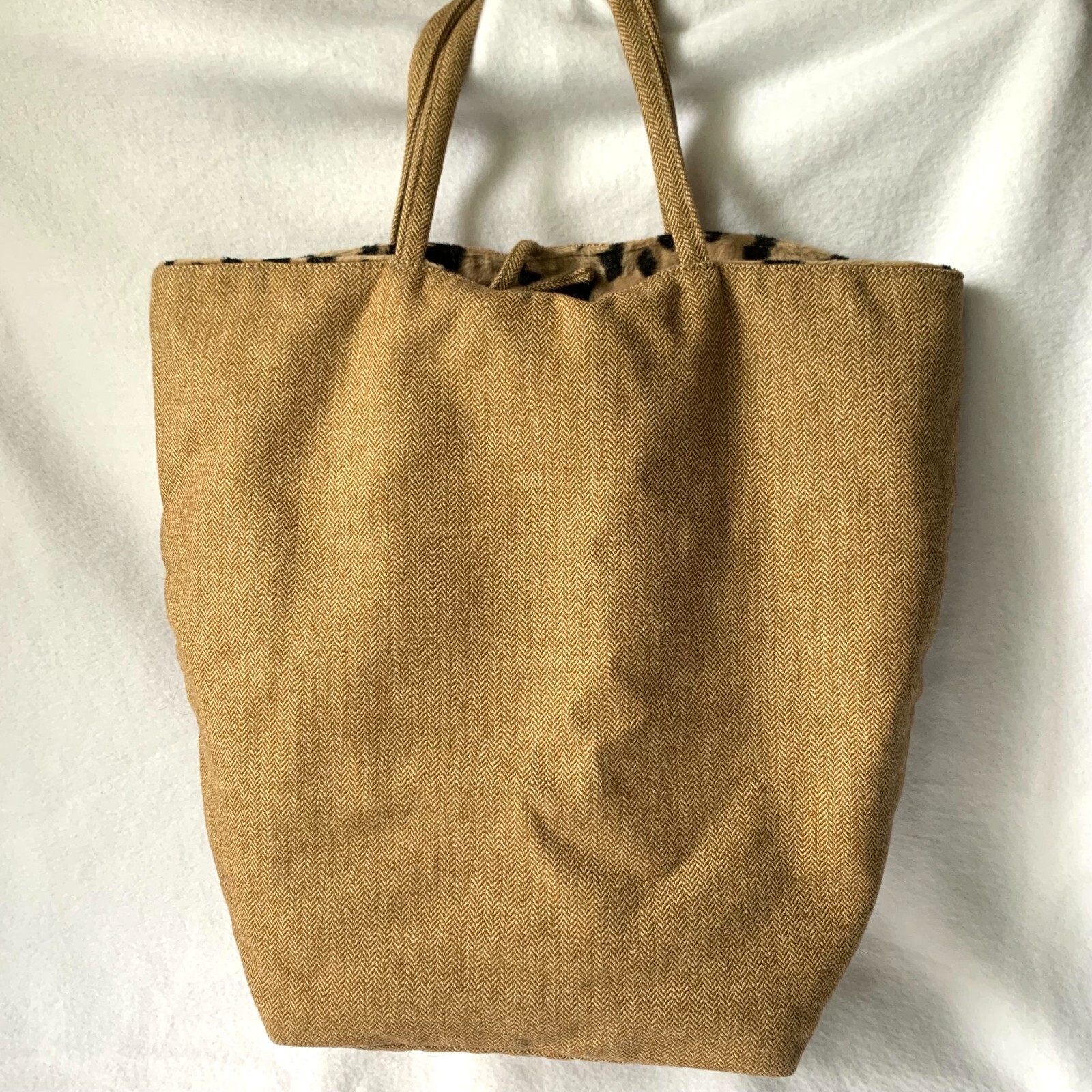 Alexia Hollinger Paris Leopard Print Interior Designer Handbag Tote Magnet Close