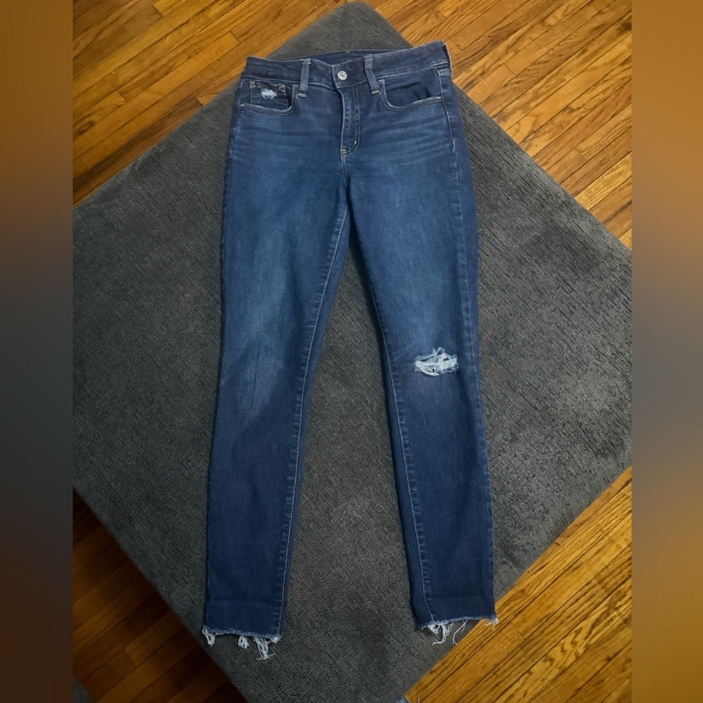GAP Mid Rise Skinny Jeans Dark Wash Distressed Raw Hem Size 27 4R