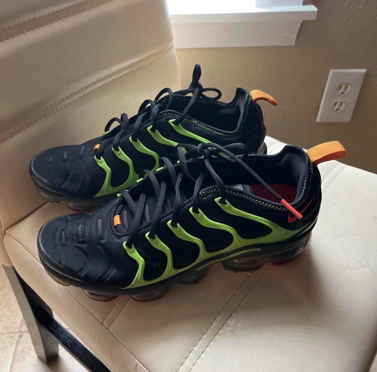 Nike Air Vapormax Men’s 8.5 EU 42 2019, black with neon green and orange details