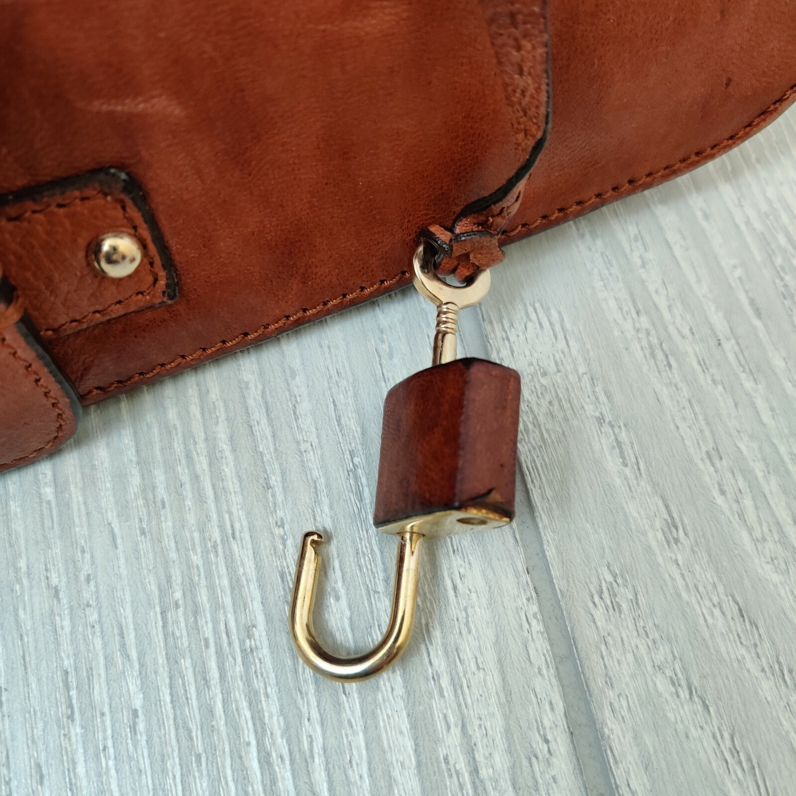Alessandro Dell Acqua Leather Satchel in Cognac with Fuchsia Trim