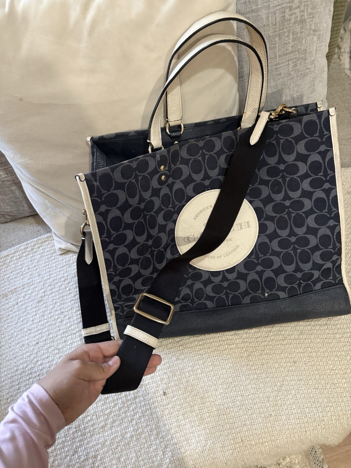Coach Large Tote Blue/Ivory Logo Snap Closure Detachable Strap Inner Pockets