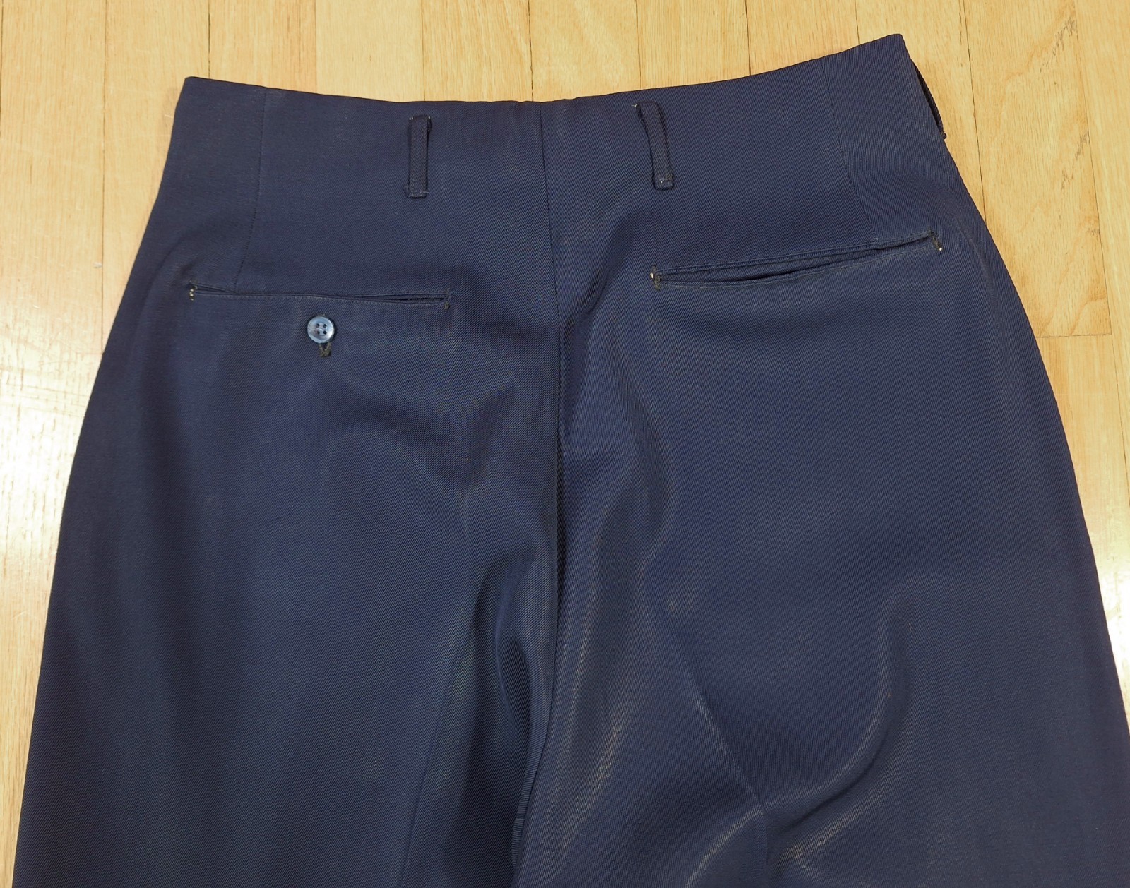 VTG Classic 1950s Rayon Gab Dark Blue 2 PC Suit. 40-41 NICE