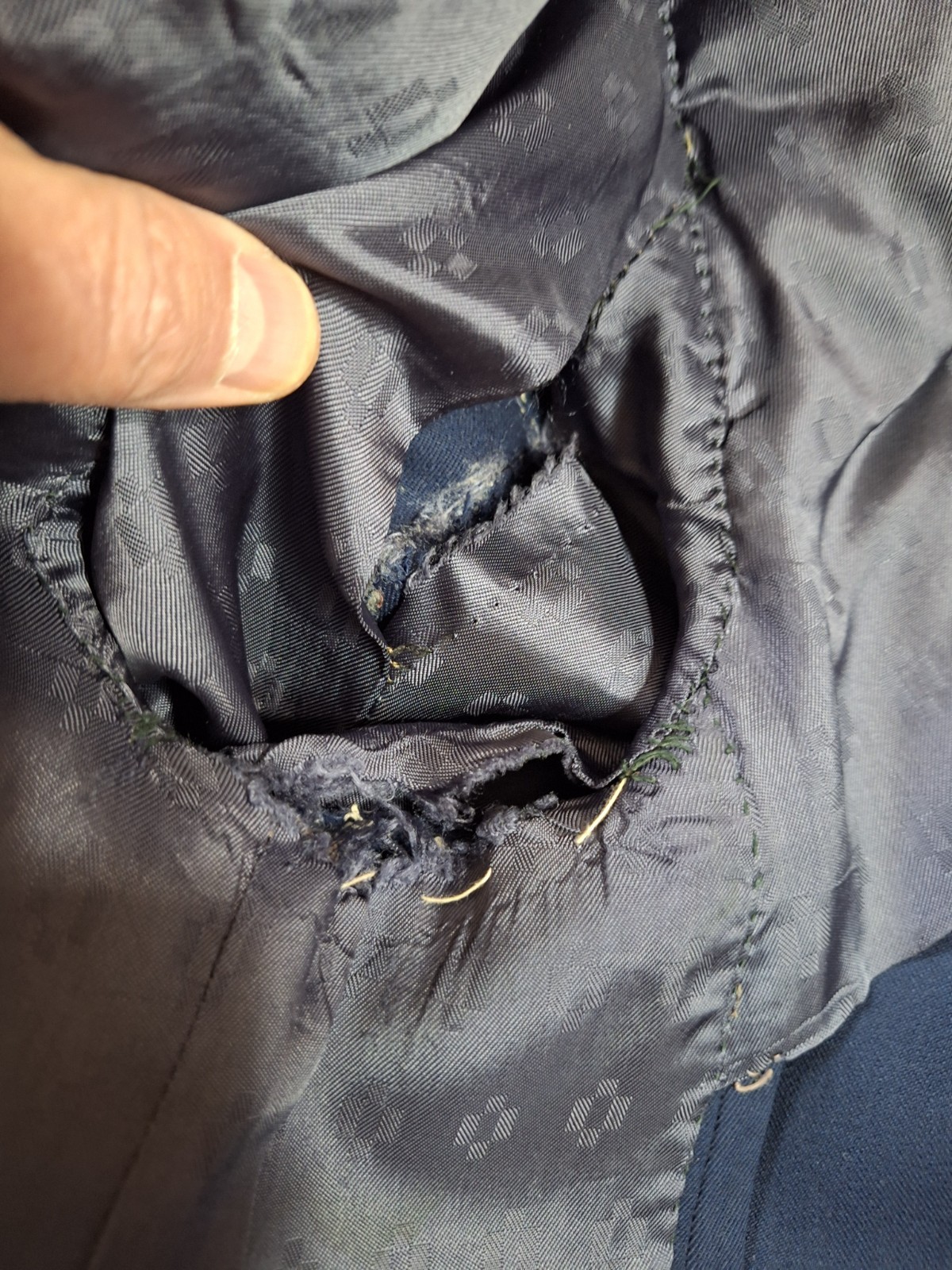 VTG Classic 1950s Rayon Gab Dark Blue 2 PC Suit. 40-41 NICE